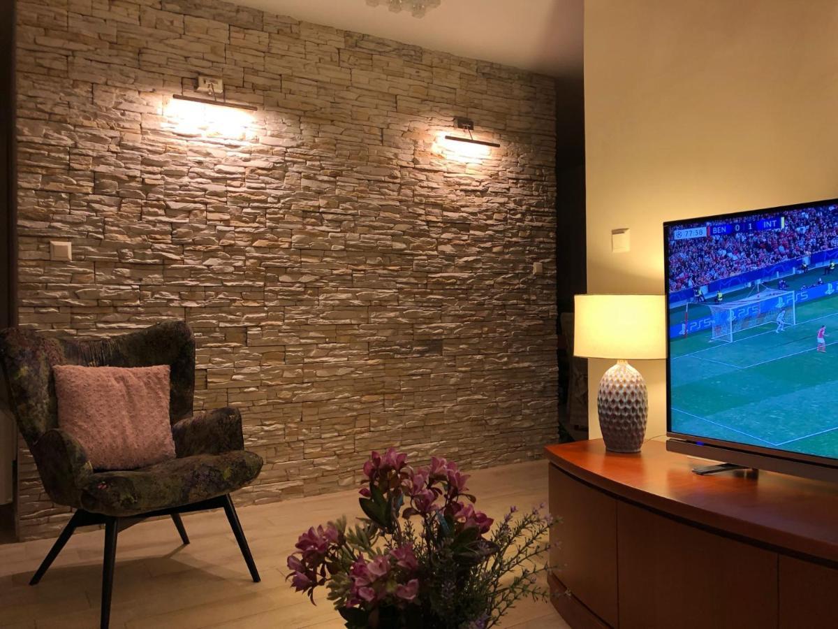Sunset Apartment with a private yard at Medulin Riviera Bagian luar foto