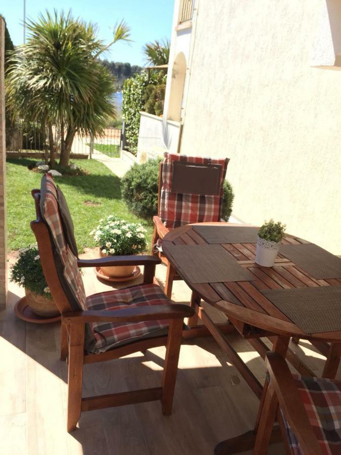 Sunset Apartment with a private yard at Medulin Riviera Bagian luar foto